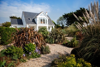 Cornish Gardeners - gardening image